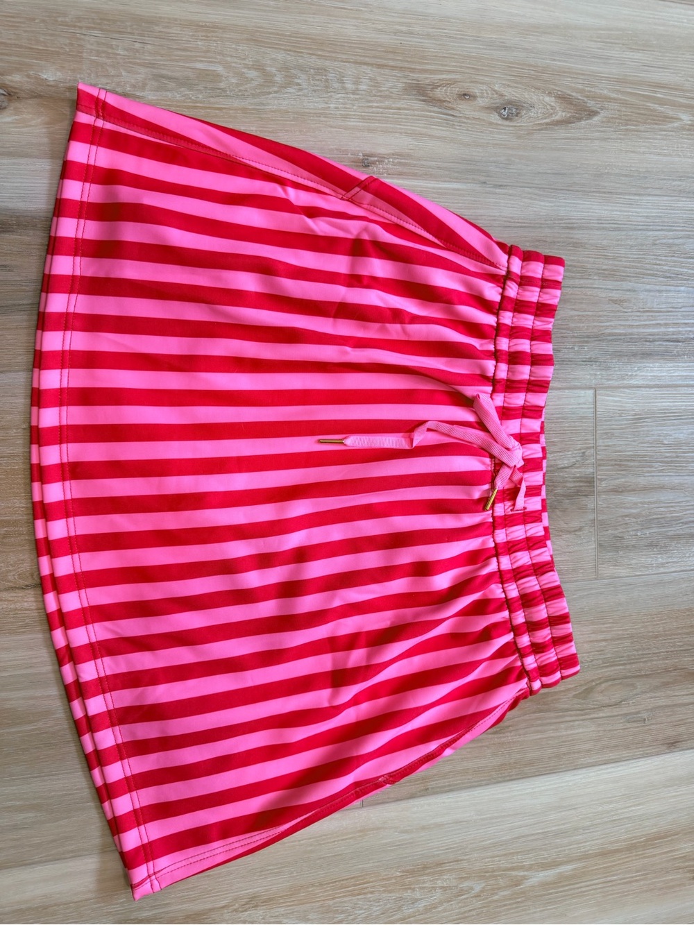 Discount Divas Pink Red Striped Luxe Scuba Skort - size large